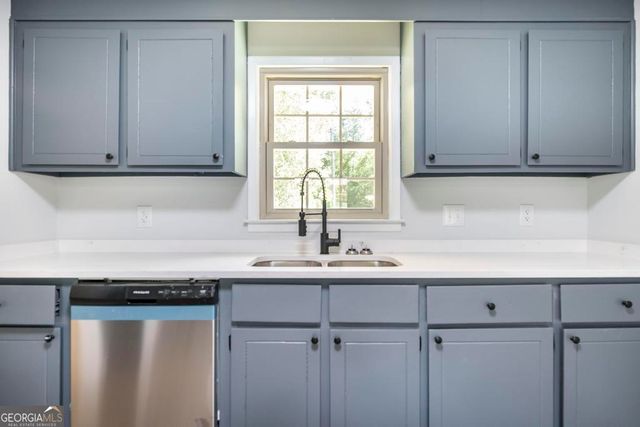 303 Woodhaven Road, Centerville, GA 31028