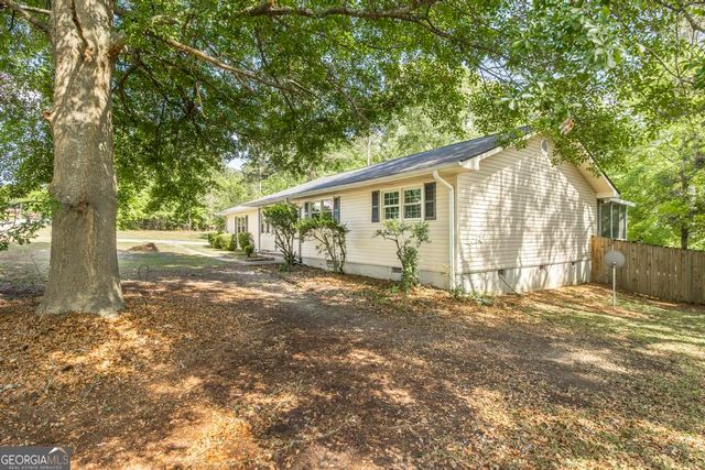 303 Woodhaven Road, Centerville, GA 31028