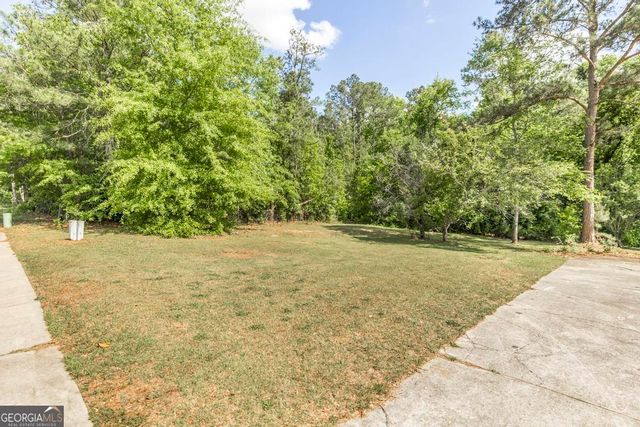 303 Woodhaven Road, Centerville, GA 31028