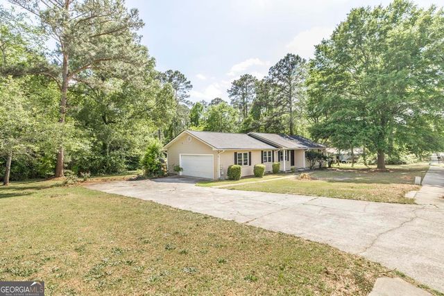 303 Woodhaven Road, Centerville, GA 31028