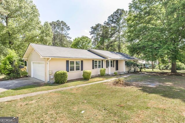 303 Woodhaven Road, Centerville, GA 31028