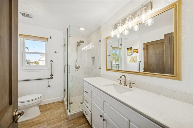 107 Bamaku Bend, Tiki Island, TX 77554