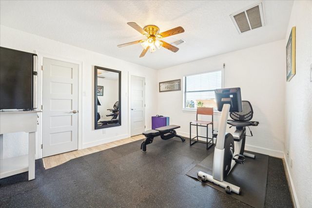 107 Bamaku Bend, Tiki Island, TX 77554