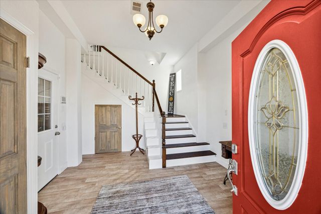 107 Bamaku Bend, Tiki Island, TX 77554