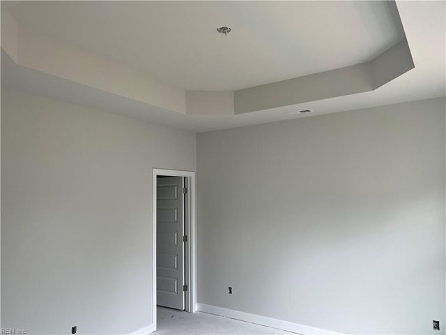 5 Barney PL, Portsmouth, VA 23702