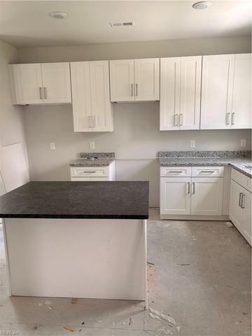 5 Barney PL, Portsmouth, VA 23702