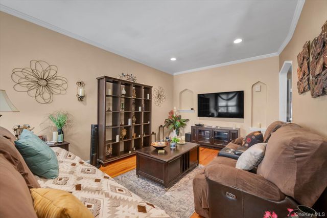 14617 58th Road, Flushing, NY 11355