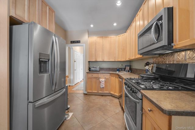 14617 58th Road, Flushing, NY 11355