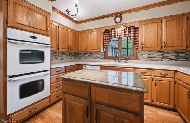 8564 Squires Lane NE, Warren, OH 44484