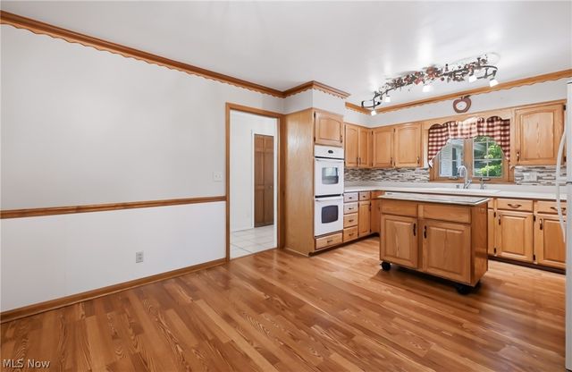 8564 Squires Lane NE, Warren, OH 44484