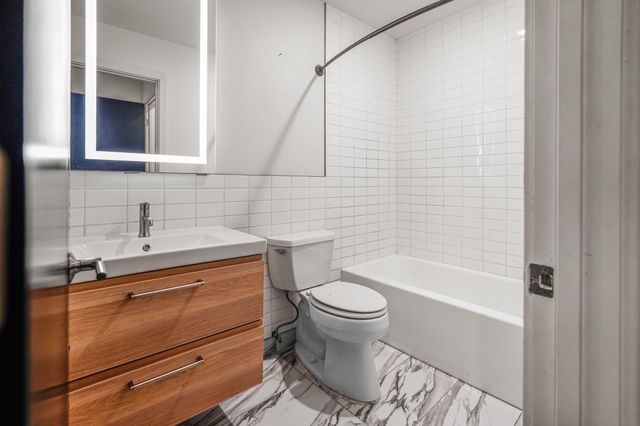 2109 Blaisdell Avenue 402, Minneapolis, MN 55404