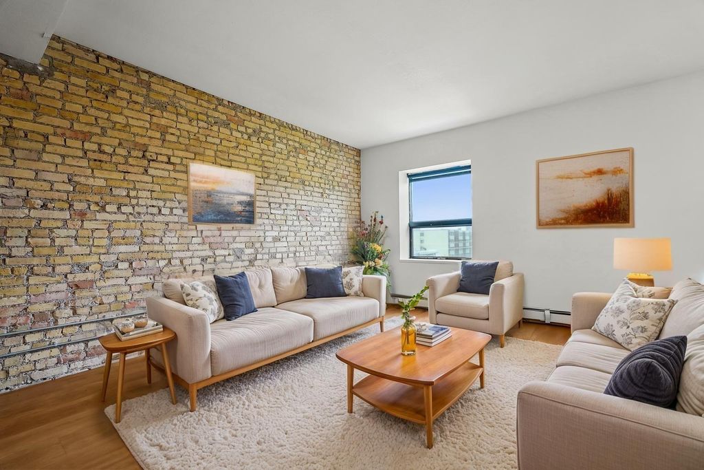 2109 Blaisdell Avenue 402, Minneapolis, MN 55404