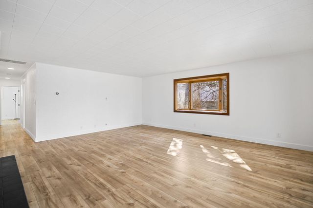 1199 SW Canyon Drive, Redmond, OR 97756