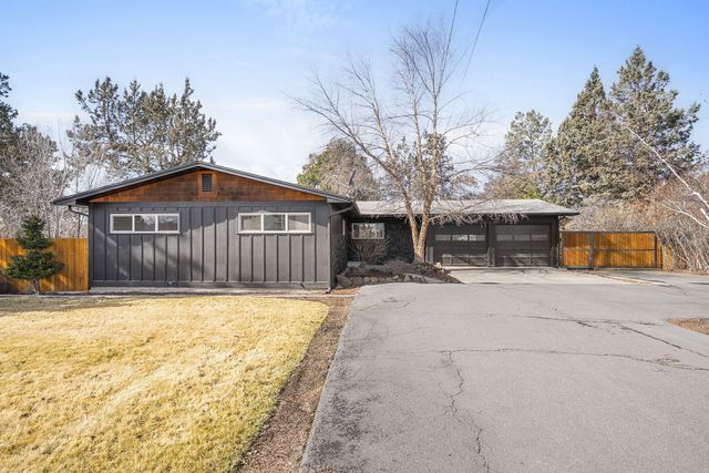 1199 SW Canyon Drive, Redmond, OR 97756