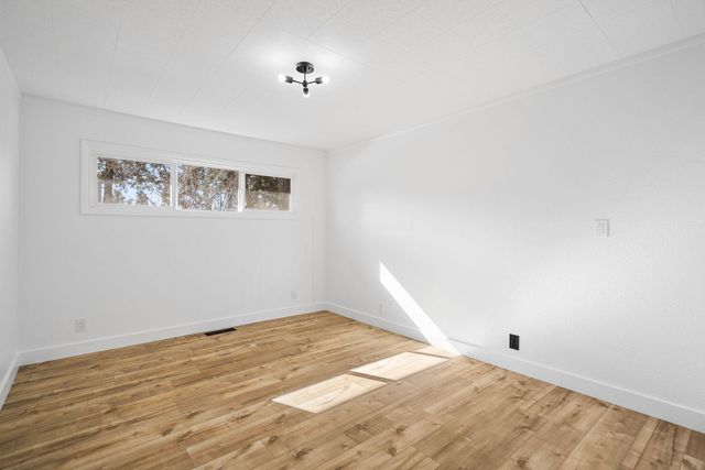 1199 SW Canyon Drive, Redmond, OR 97756