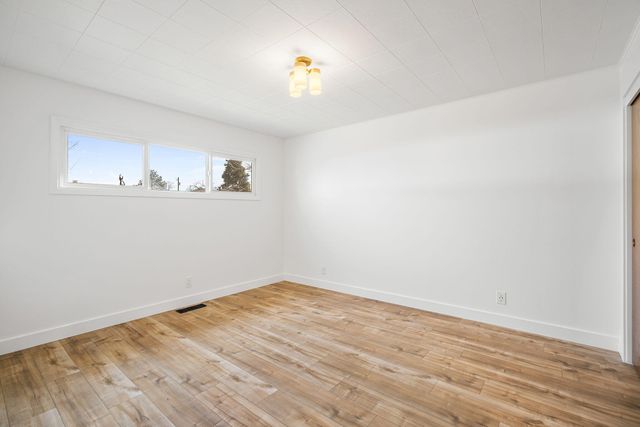 1199 SW Canyon Drive, Redmond, OR 97756