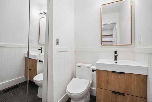 1199 SW Canyon Drive, Redmond, OR 97756