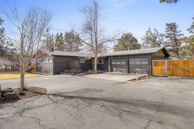 1199 SW Canyon Drive, Redmond, OR 97756