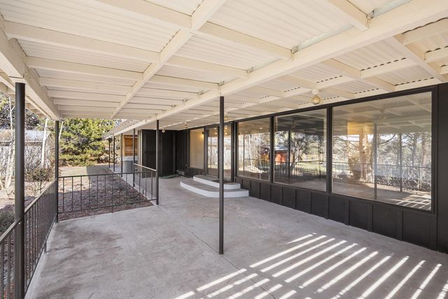 1199 SW Canyon Drive, Redmond, OR 97756