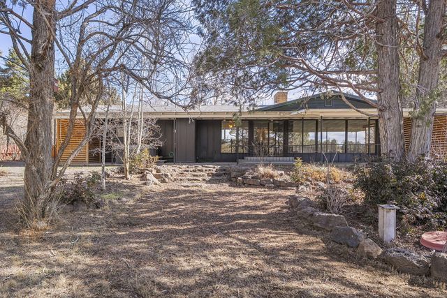 1199 SW Canyon Drive, Redmond, OR 97756