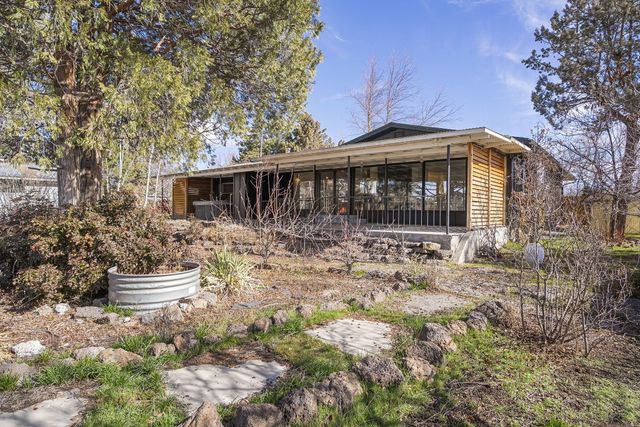 1199 SW Canyon Drive, Redmond, OR 97756