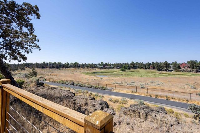 1199 SW Canyon Drive, Redmond, OR 97756