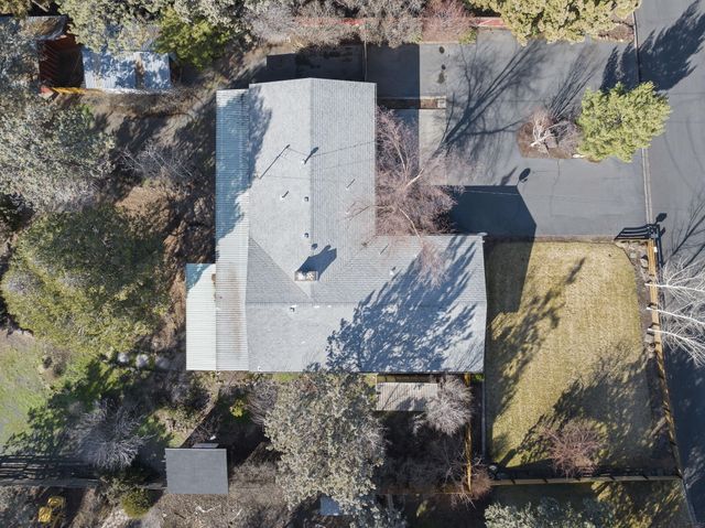 1199 SW Canyon Drive, Redmond, OR 97756