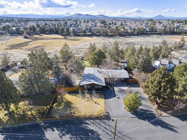 1199 SW Canyon Drive, Redmond, OR 97756