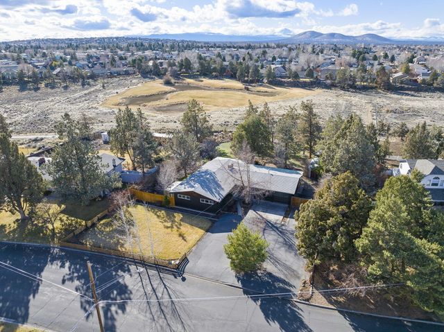 1199 SW Canyon Drive, Redmond, OR 97756