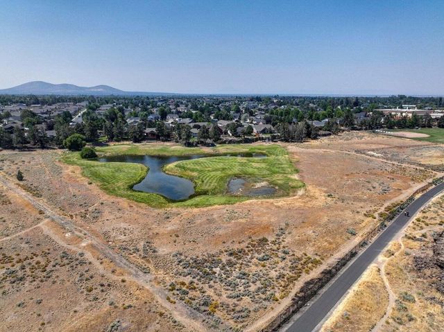 1199 SW Canyon Drive, Redmond, OR 97756