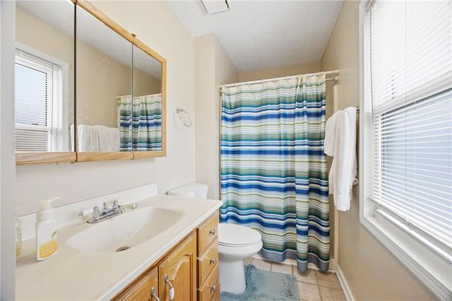 5002 Mclain NW Drive, Acworth, GA 30101