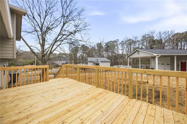 5002 Mclain NW Drive, Acworth, GA 30101