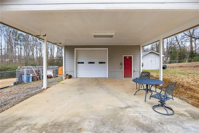 5002 Mclain NW Drive, Acworth, GA 30101