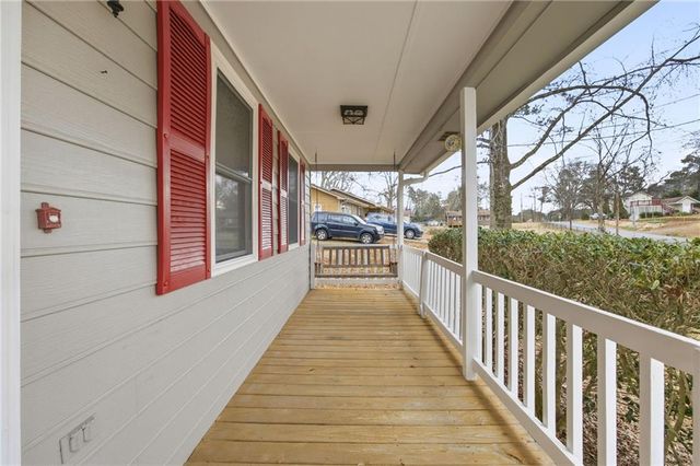 5002 Mclain NW Drive, Acworth, GA 30101