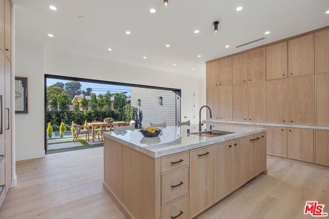 1500 Louella Avenue, Los Angeles, CA 90291