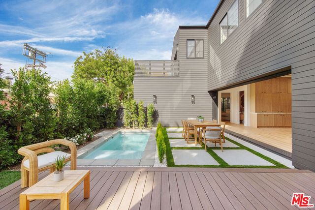 1500 Louella Avenue, Los Angeles, CA 90291
