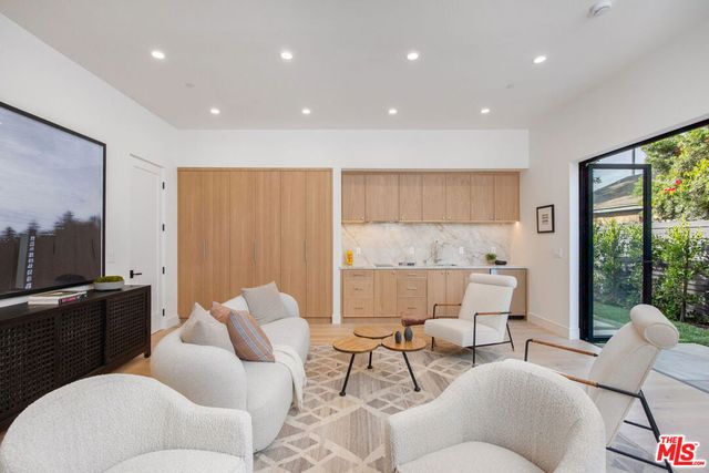 1500 Louella Avenue, Los Angeles, CA 90291