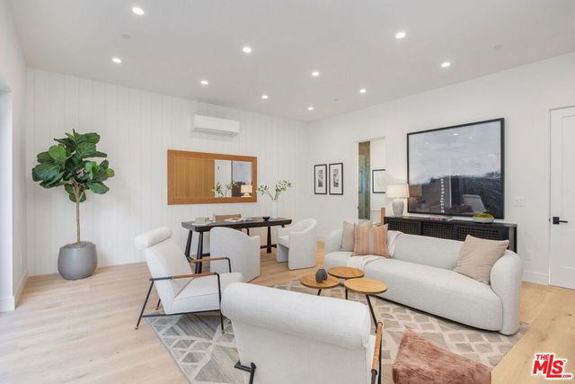 1500 Louella Avenue, Los Angeles, CA 90291