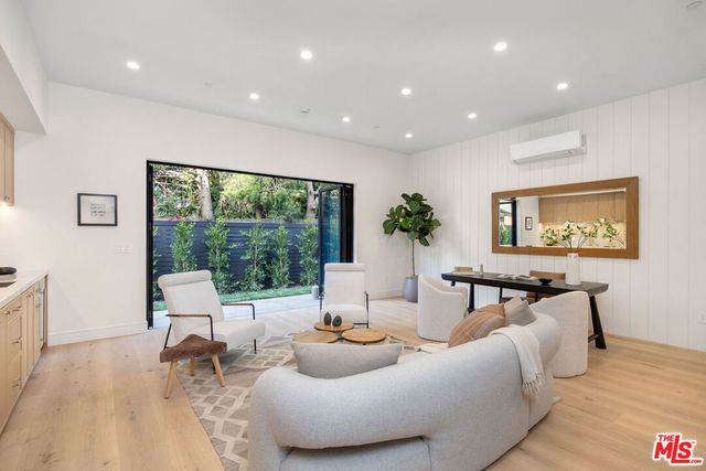 1500 Louella Avenue, Los Angeles, CA 90291