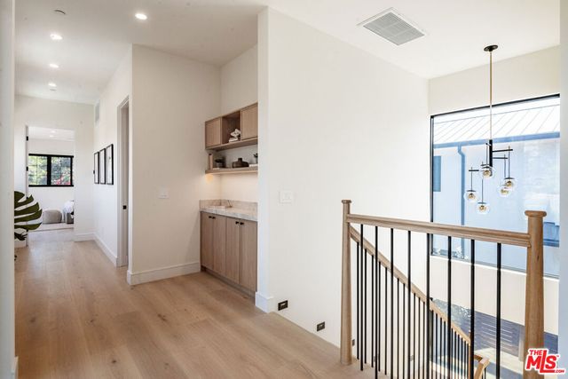 1500 Louella Avenue, Los Angeles, CA 90291