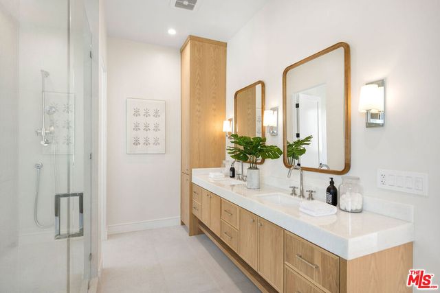 1500 Louella Avenue, Los Angeles, CA 90291