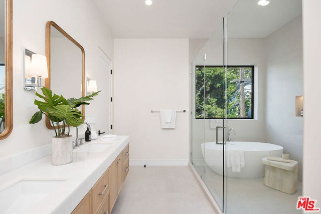 1500 Louella Avenue, Los Angeles, CA 90291