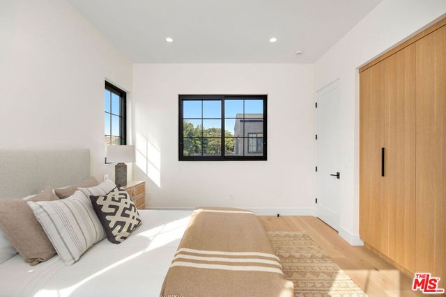 1500 Louella Avenue, Los Angeles, CA 90291