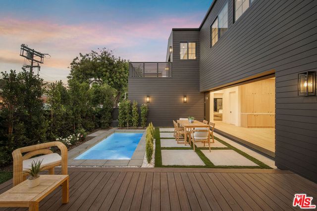 1500 Louella Avenue, Los Angeles, CA 90291