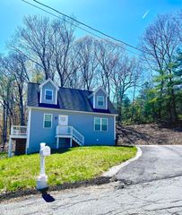 122 Swan Ave, Fitchburg, MA 01420