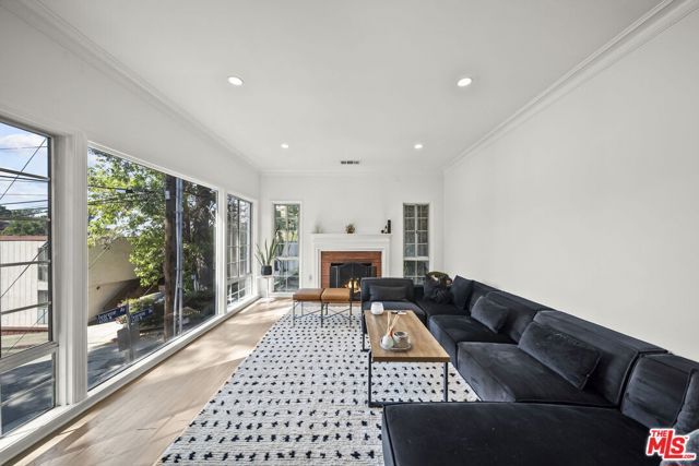 6295 Ivarene Avenue, Los Angeles, CA 90068