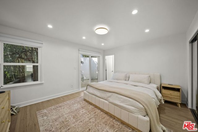 6295 Ivarene Avenue, Los Angeles, CA 90068