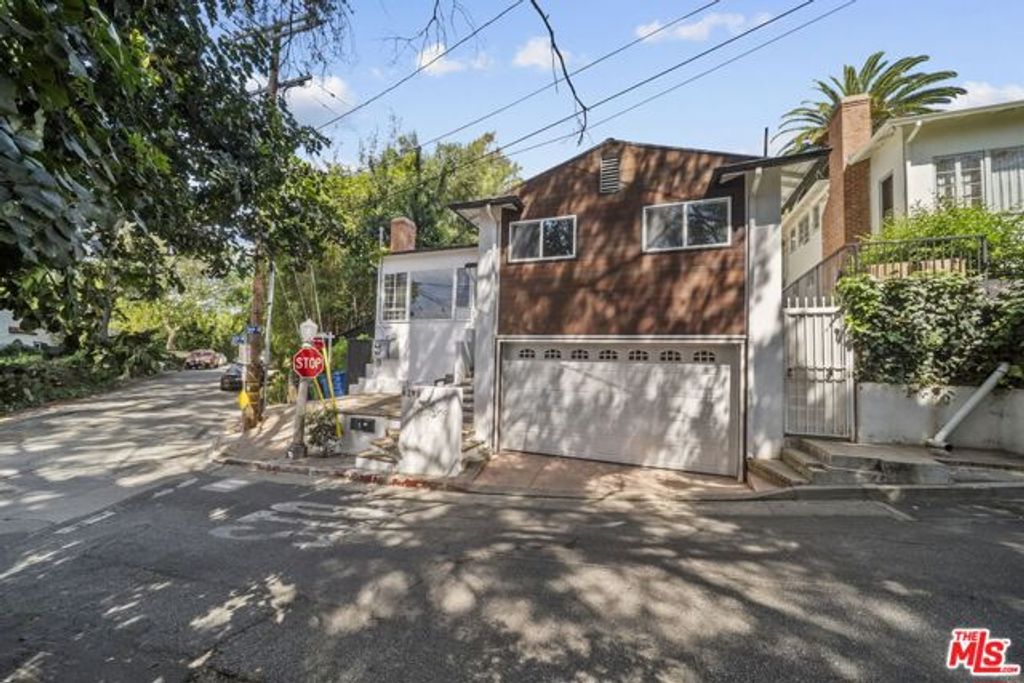 6295 Ivarene Avenue, Los Angeles, CA 90068