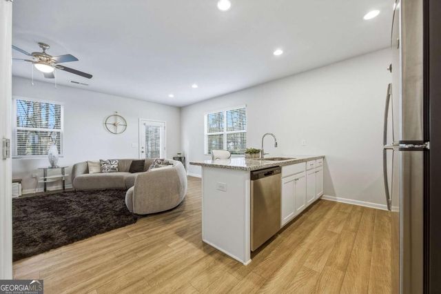 3175 Meadowstone Lane SW, Atlanta, GA 30331