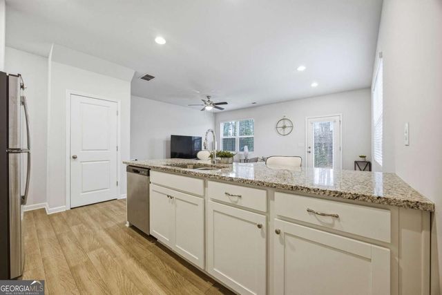 3175 Meadowstone Lane SW, Atlanta, GA 30331